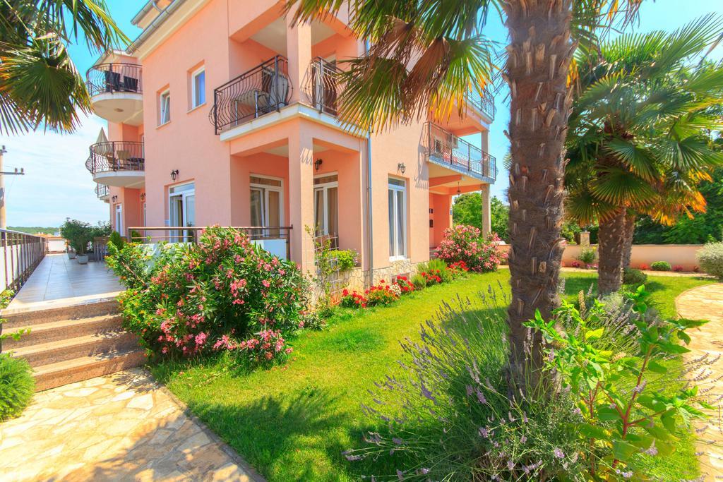 Apartment 4 Palme