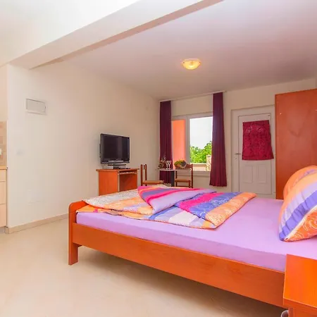 Apartments 4 Palme Funtana Room photo